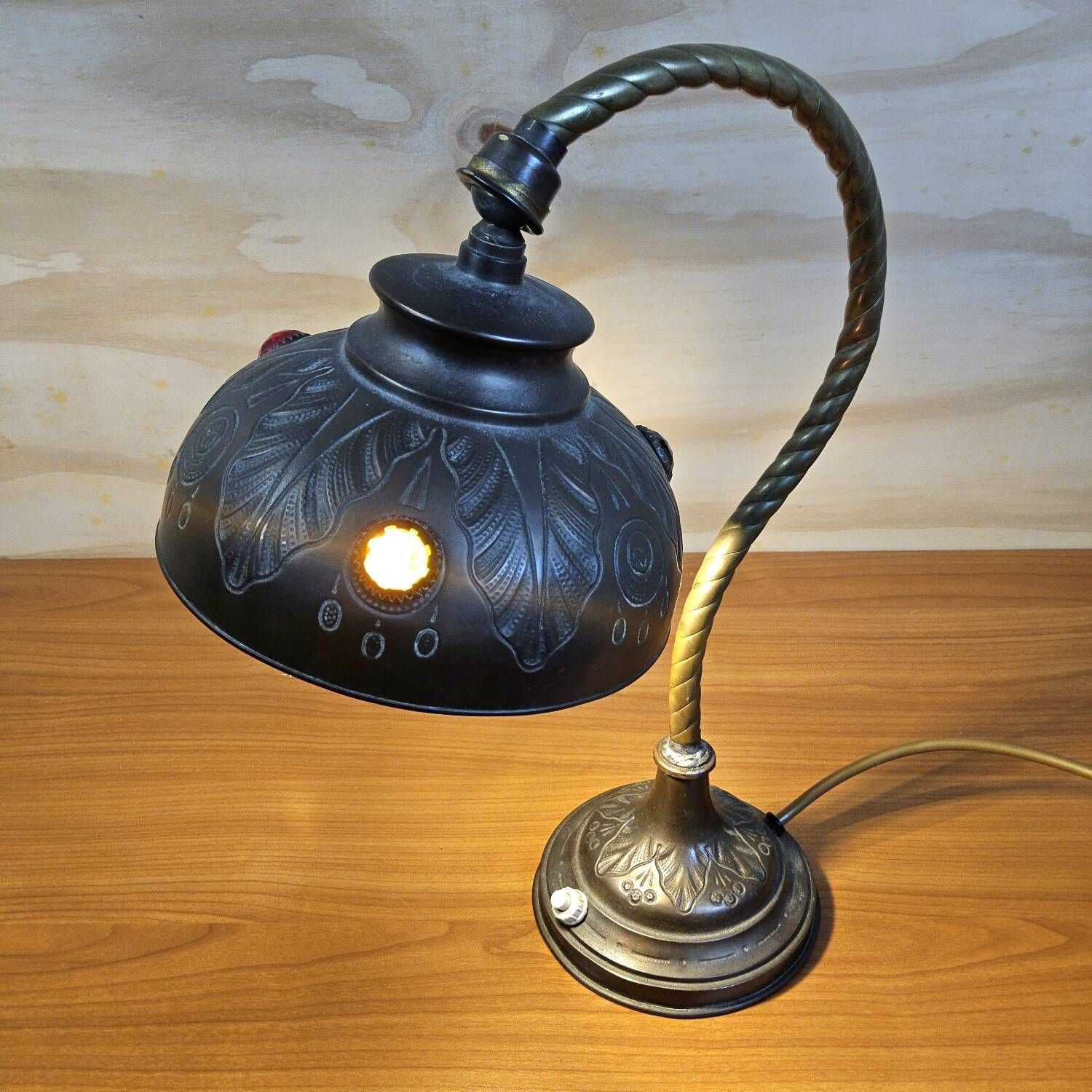 Antique brass Art Nouveau desk lamp (glass diamonds)