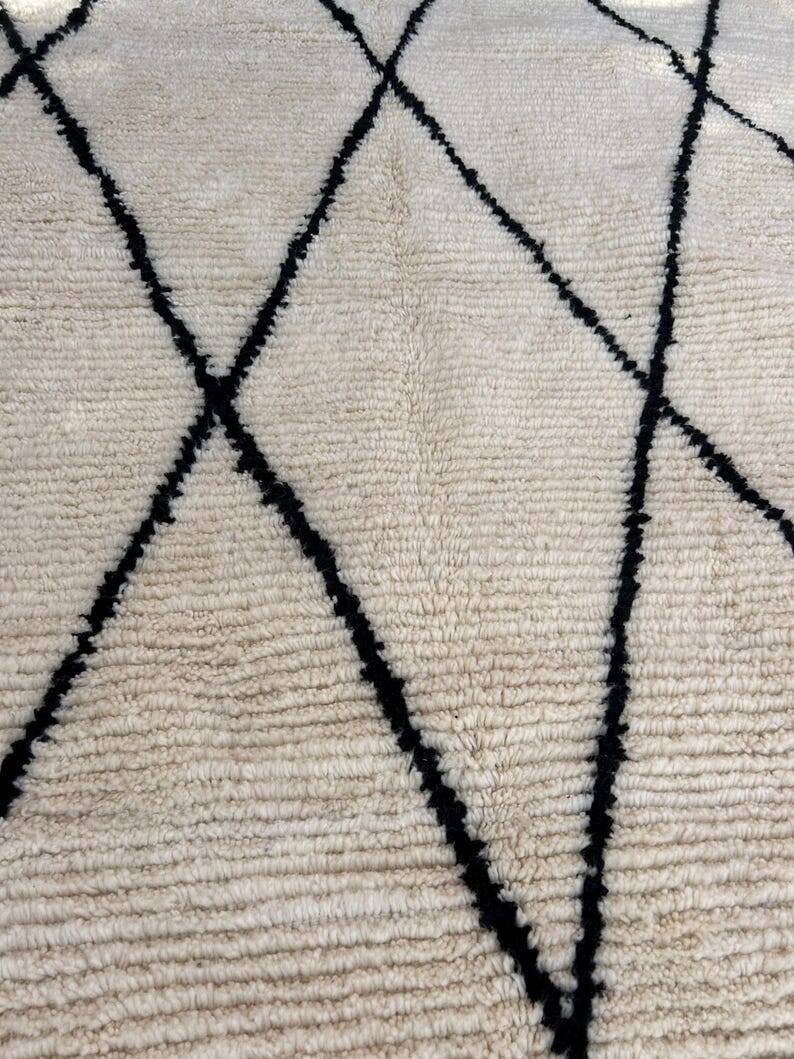 Handmade Moroccan rug, authentic Berber rug, 150/250cm.