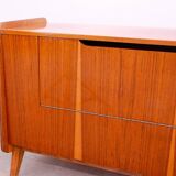 Commode moderne du milieu du siècle en noyer par František Jirák, années 1960, Tchécoslovaquie