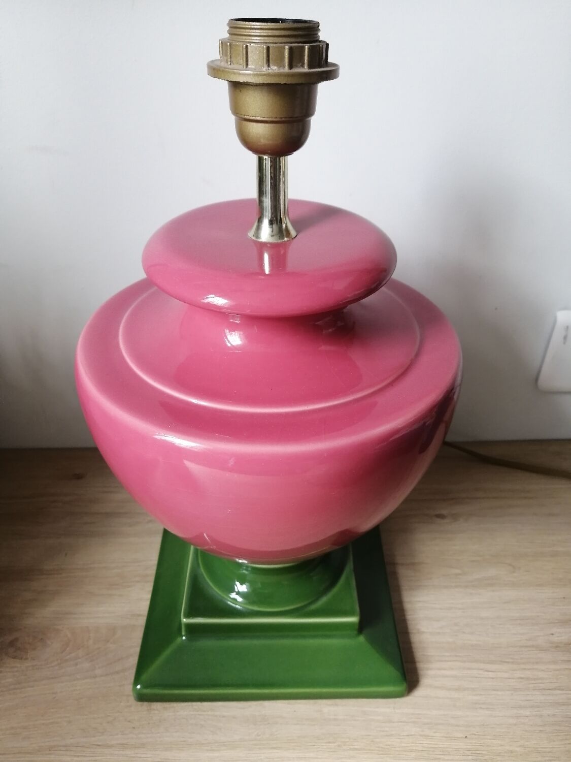 Vintage lamp stand