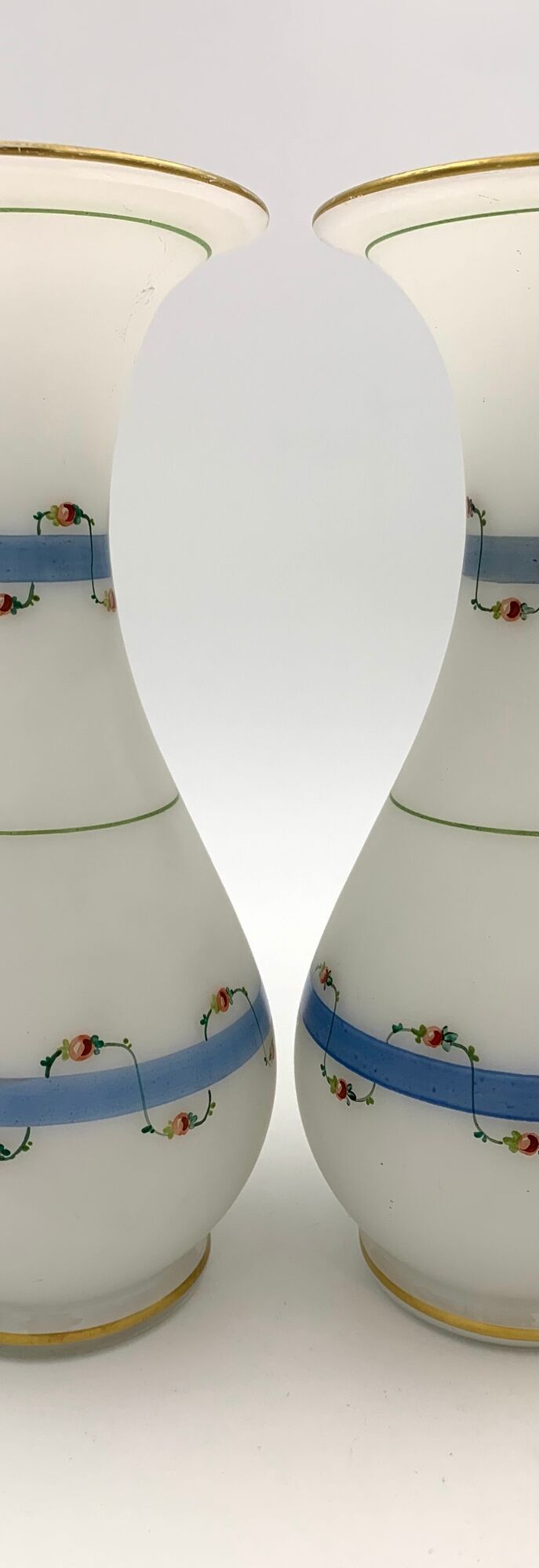 Pair of ancient opaline vases, flower decoration and blue and gold fillets - Circa 1900