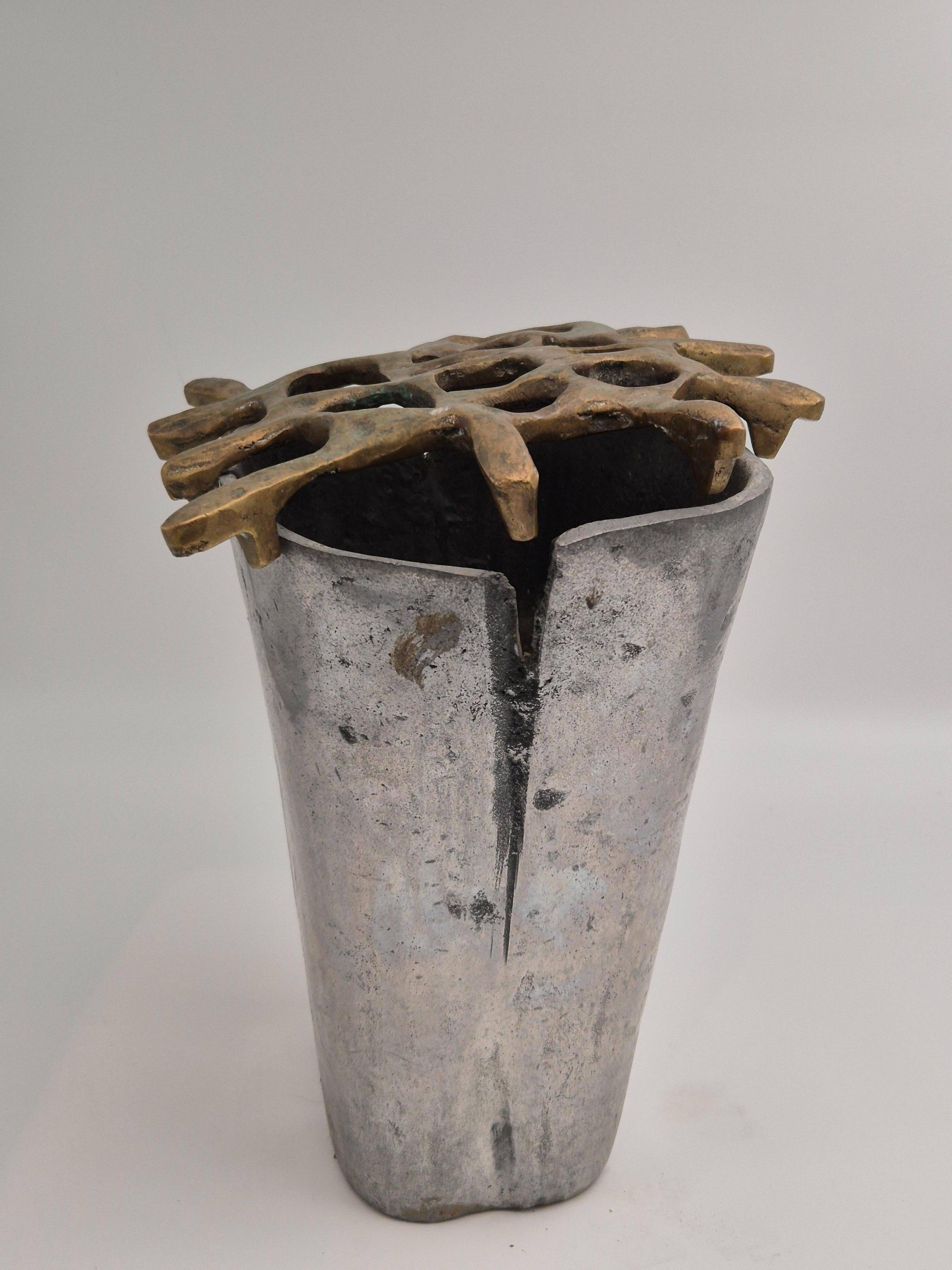 David Marshall, large urn / decorative vase, brutalist style, late 20th century.