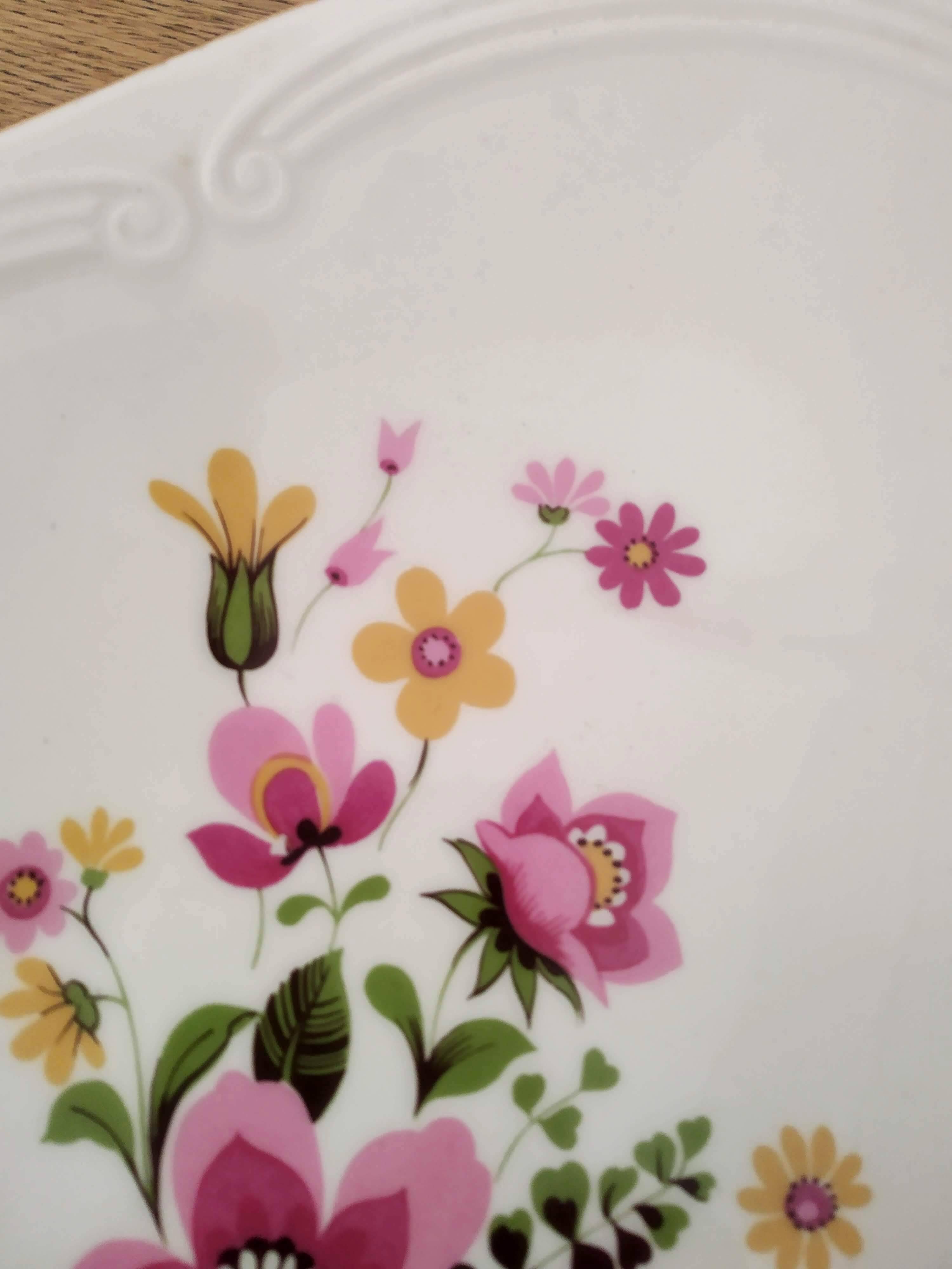 3 Gien Vintage 70 earthenware dishes, floral pattern