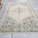 Petit grand tapis floral vintage