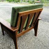 Salon scandinave de couleur vert vintage des années 70