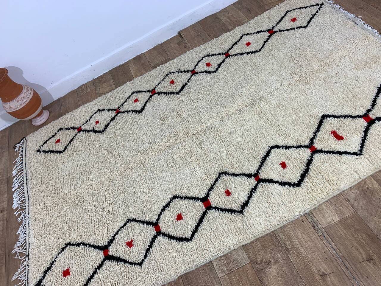 Handmade Moroccan Berber rug 253 X 153 CM