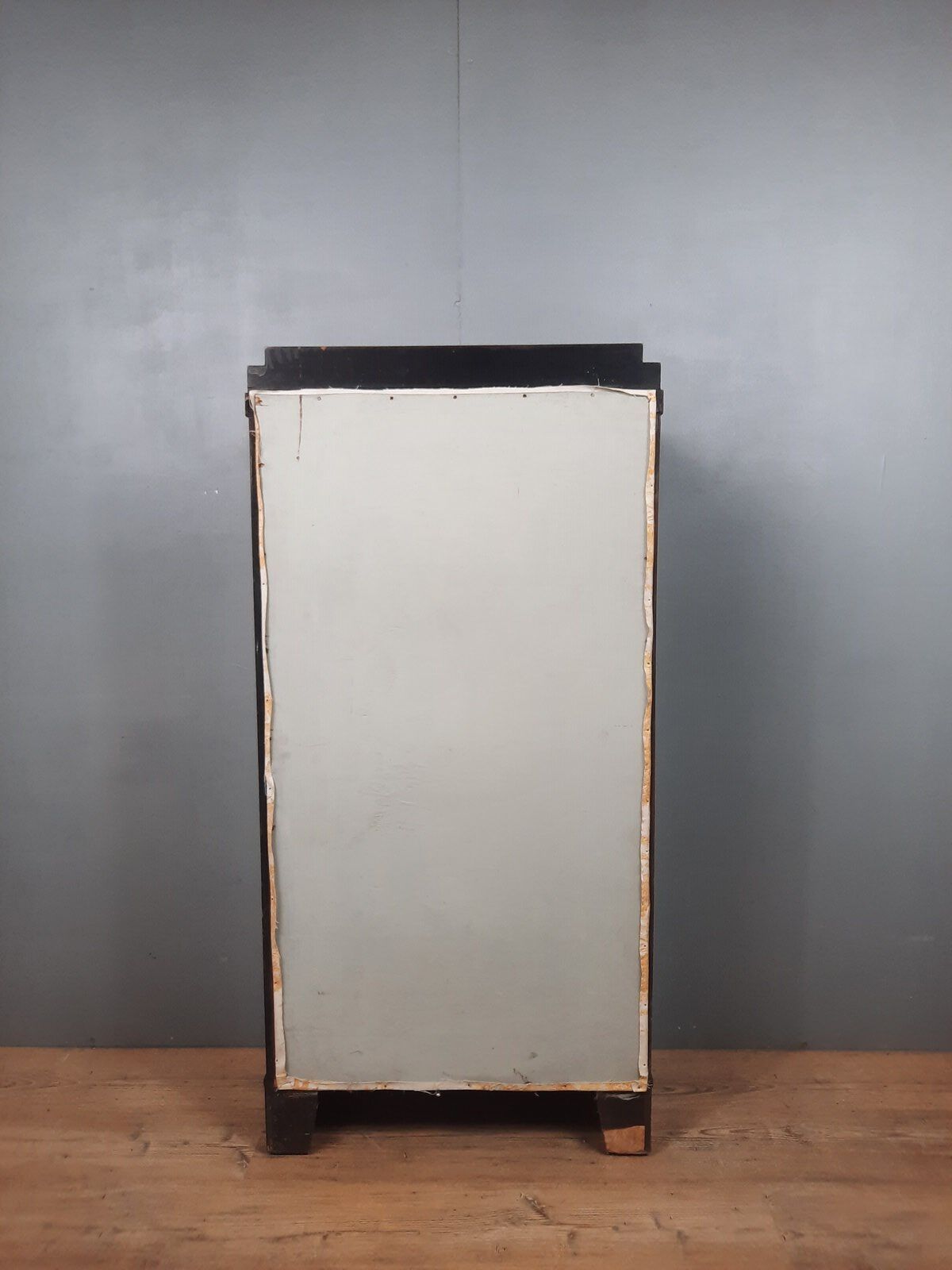 English art deco style showcase