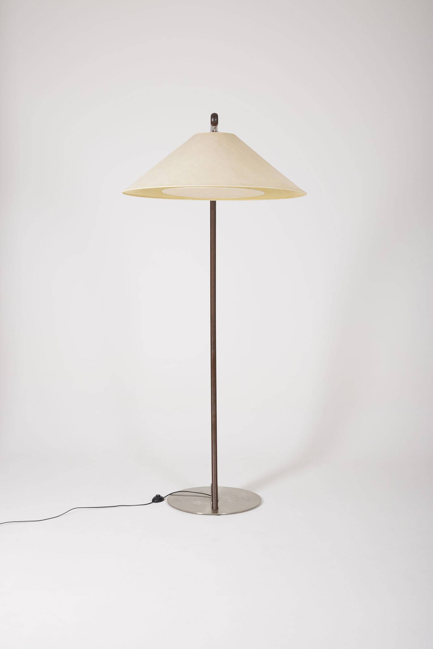 Natuzzi Salotti wooden floor lamp