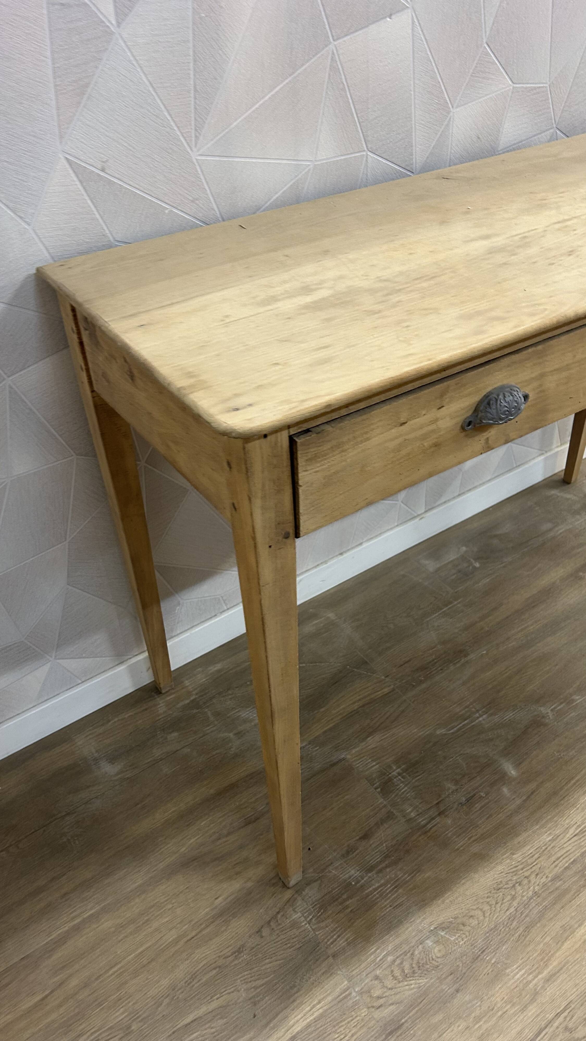 Solid wood airbrushed entrance console