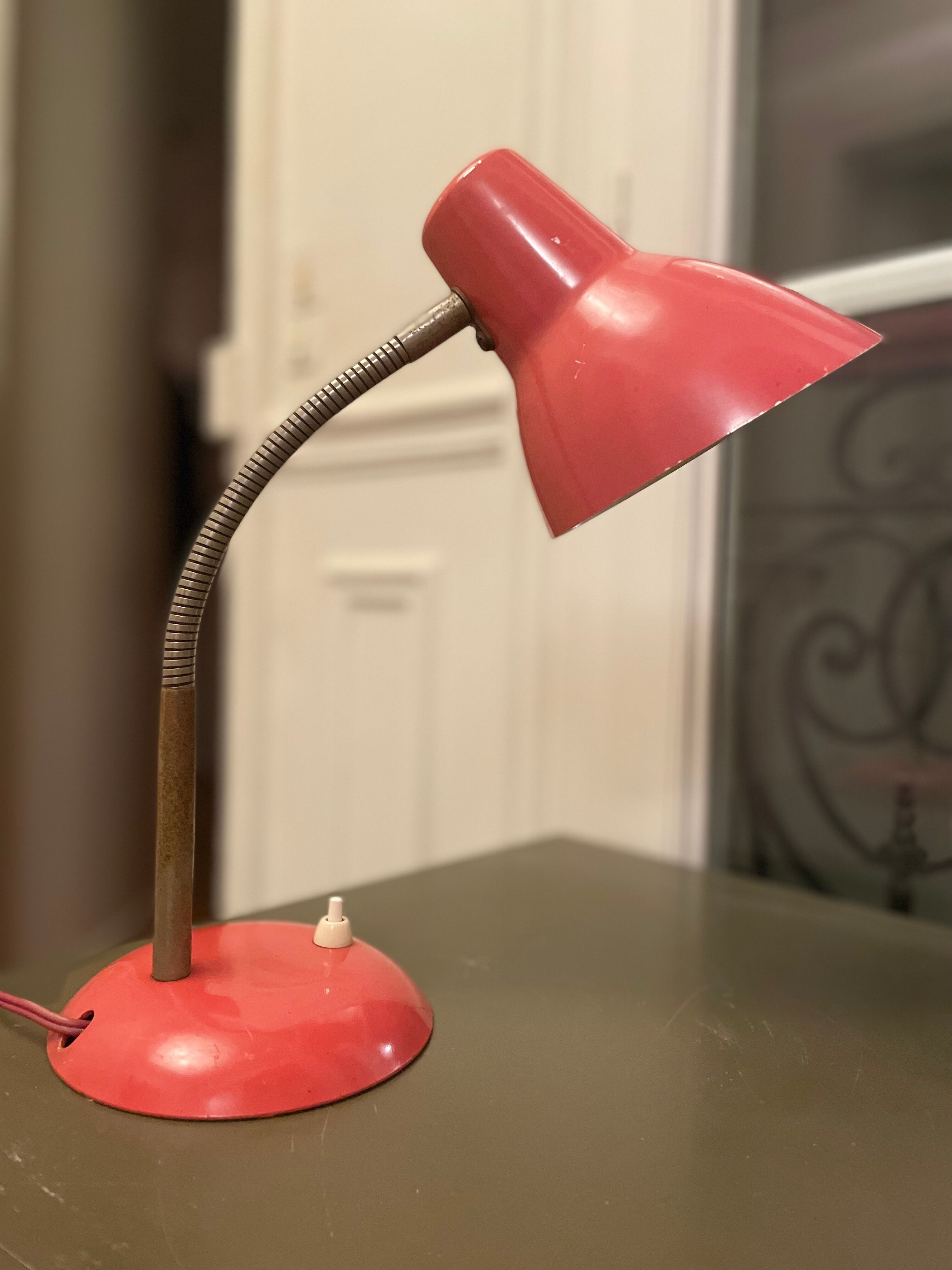 Bedside or desk lamp 60' metal corail
