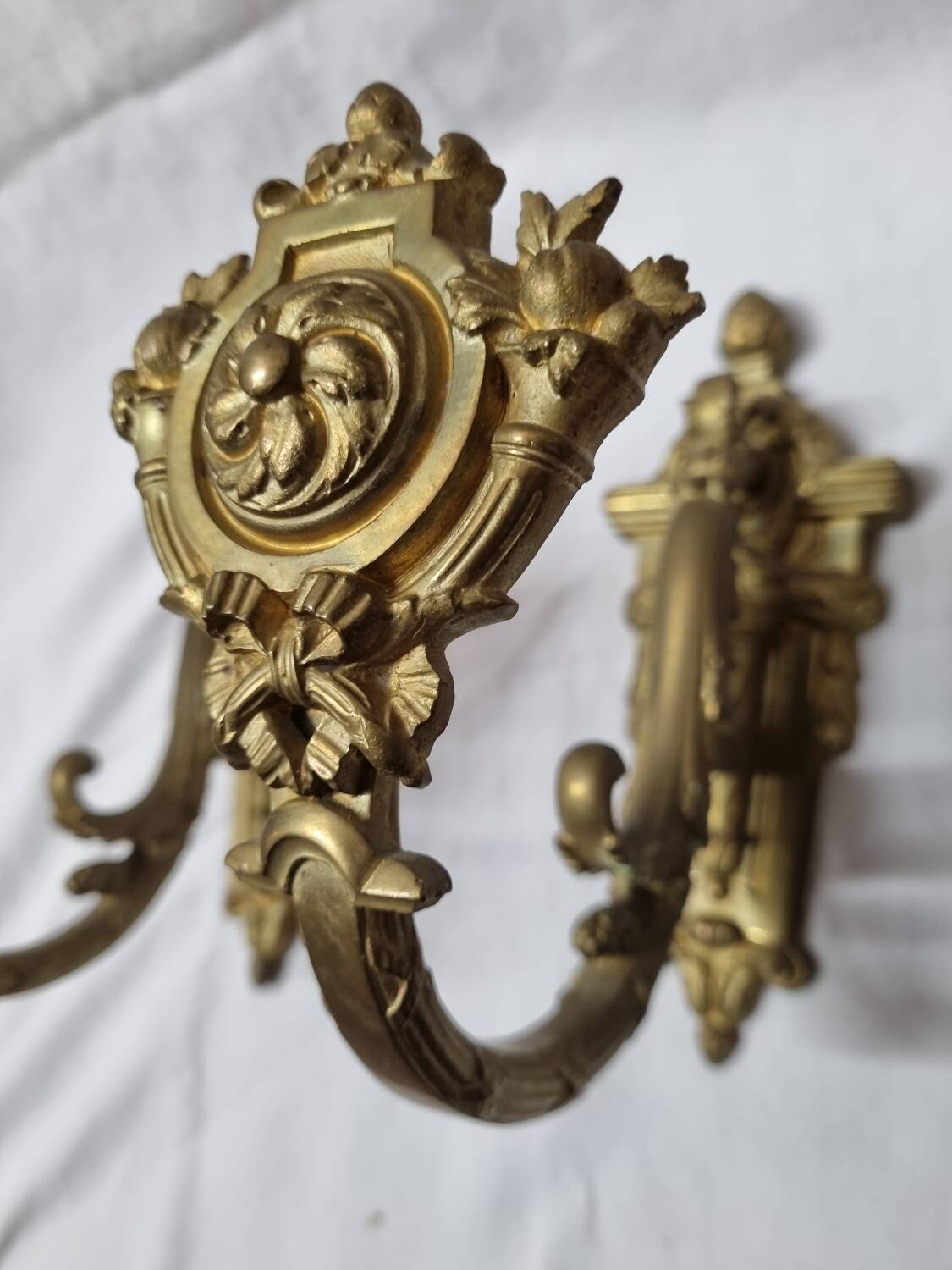 Golden bronze tiebacks