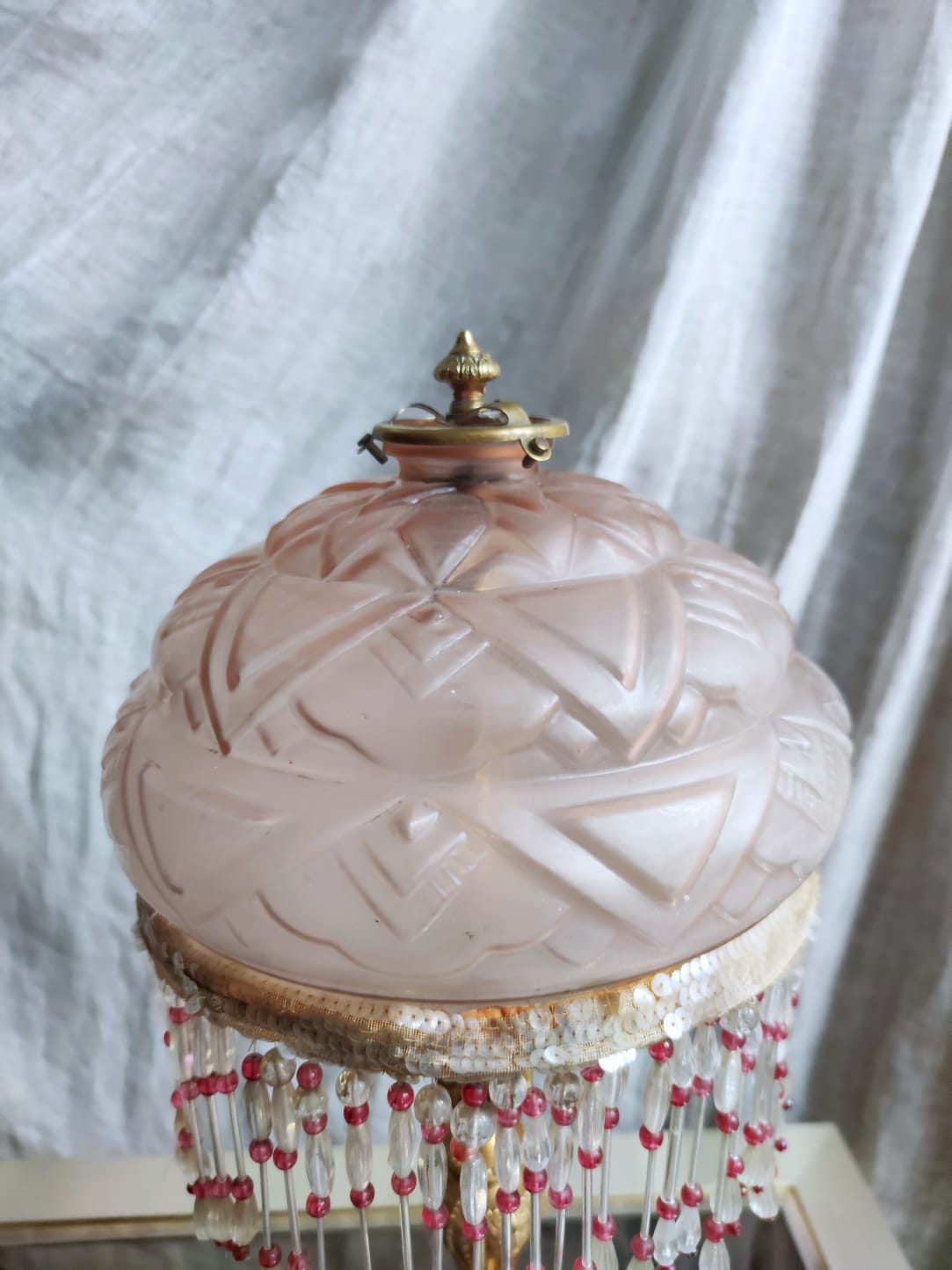 Art Deco globe opalin pink beaded lamp, 1920/30s