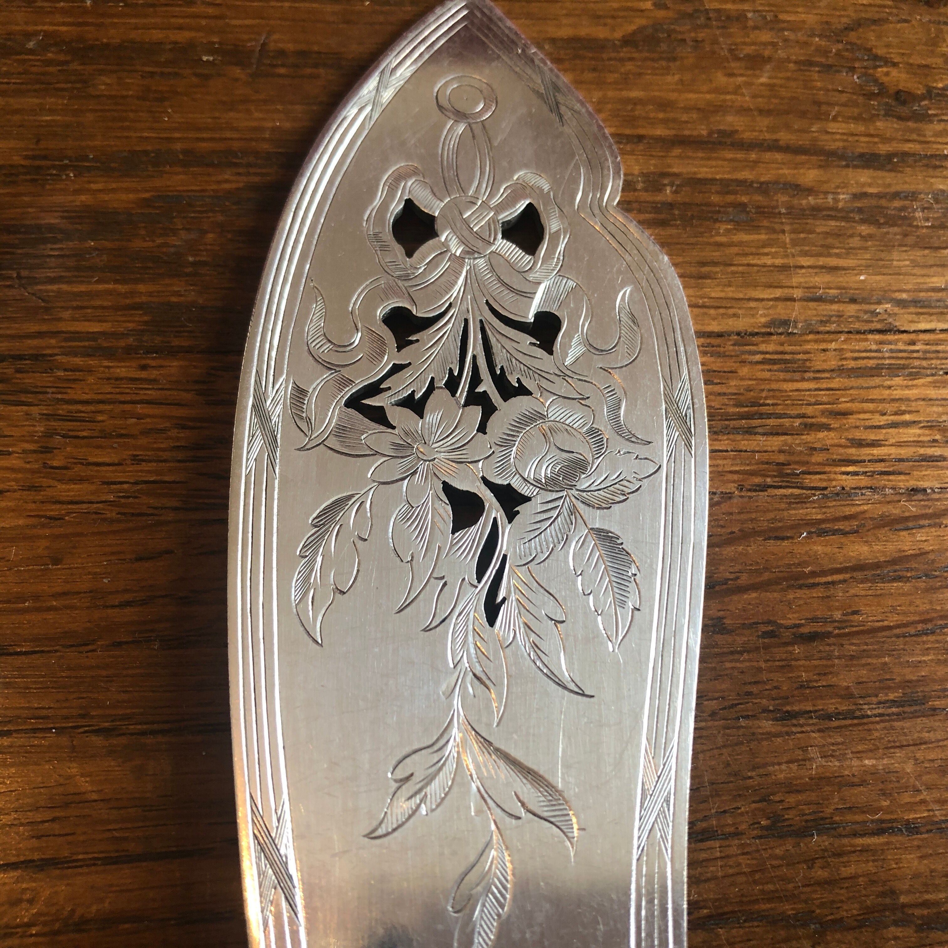 Cutlery serving fish silverware