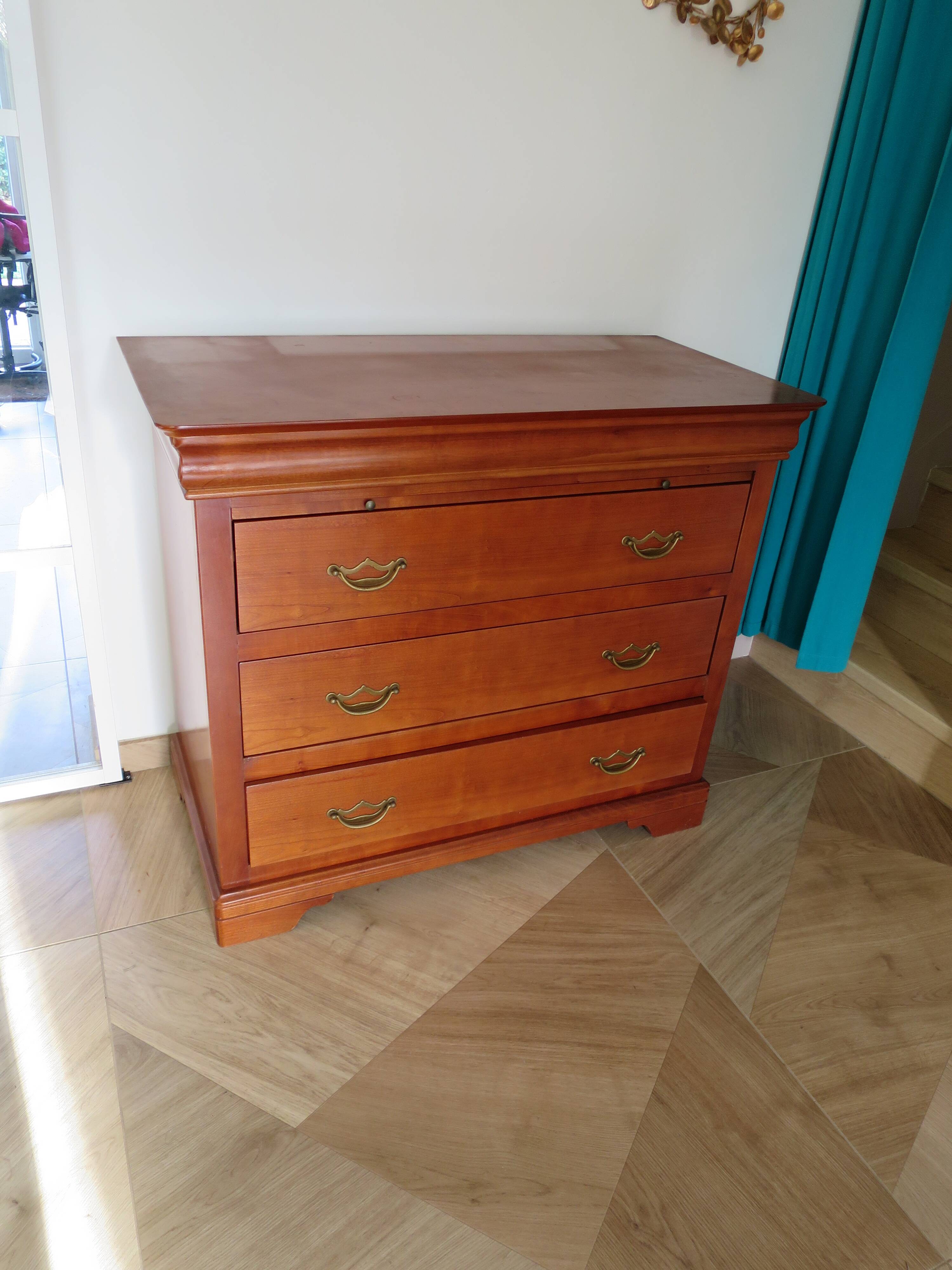 3-drawer chest of drawers with sliding shelf - Louis Philippe style - cherry color