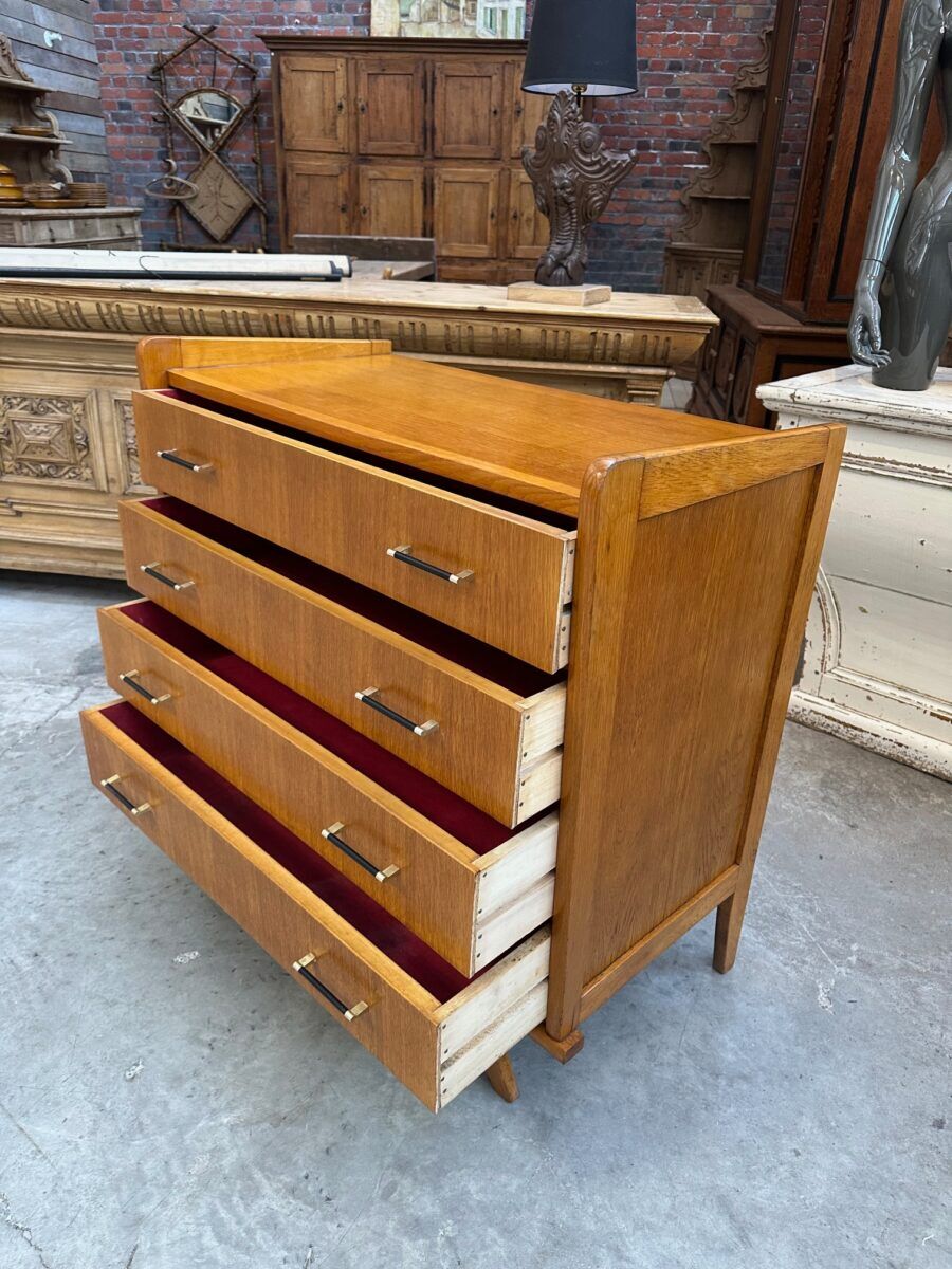 Vintage chest of drawers