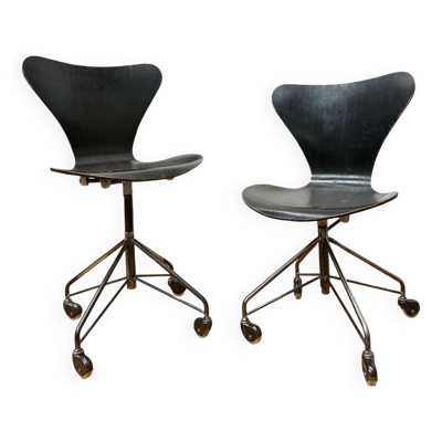 Paire de chaises de bureau par Arne Jacobsen