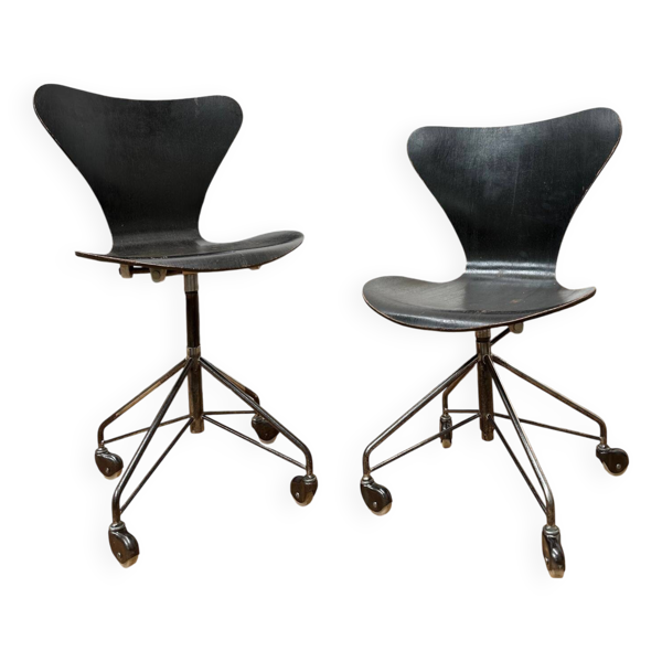 Paire de chaises de bureau par Arne Jacobsen