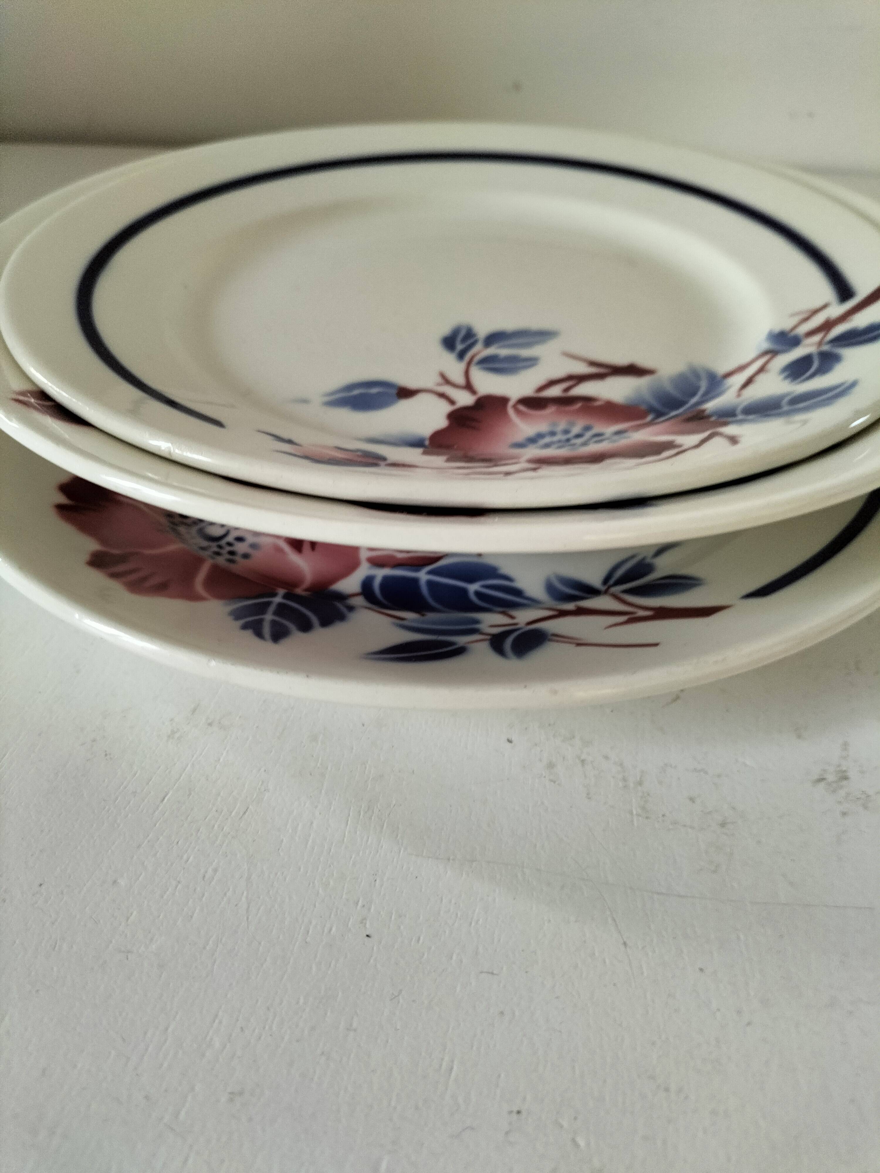 Set of three ironstone plates K & G Lunéville model Régine - 1950s
