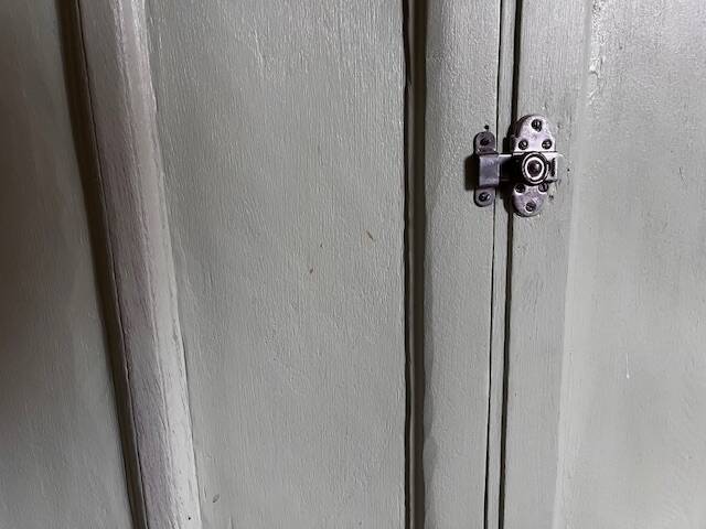 Green Parisian Buffet