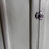 Green Parisian Buffet