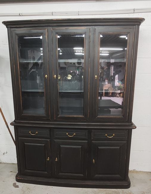 Vaisselier deux corps avec vitrine patine noire