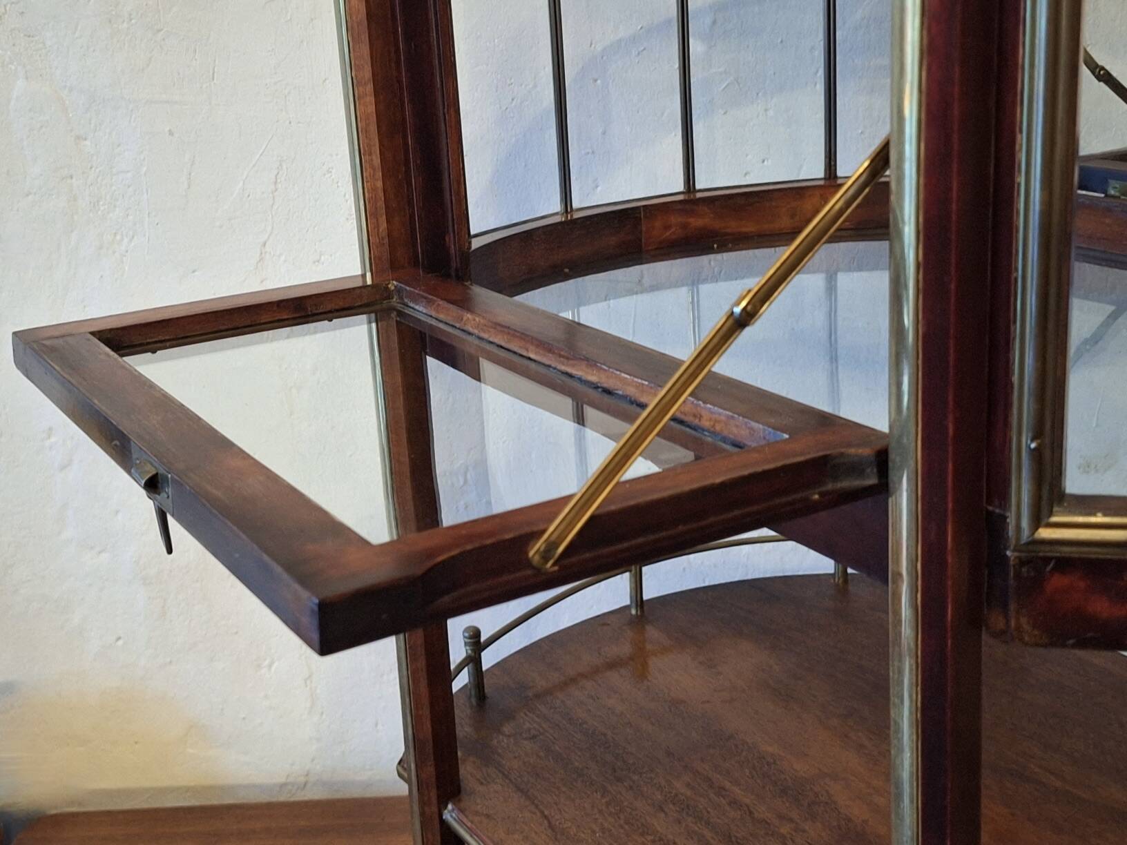 Serving trolley / bar cart in mahogany, brass and glass, 1920