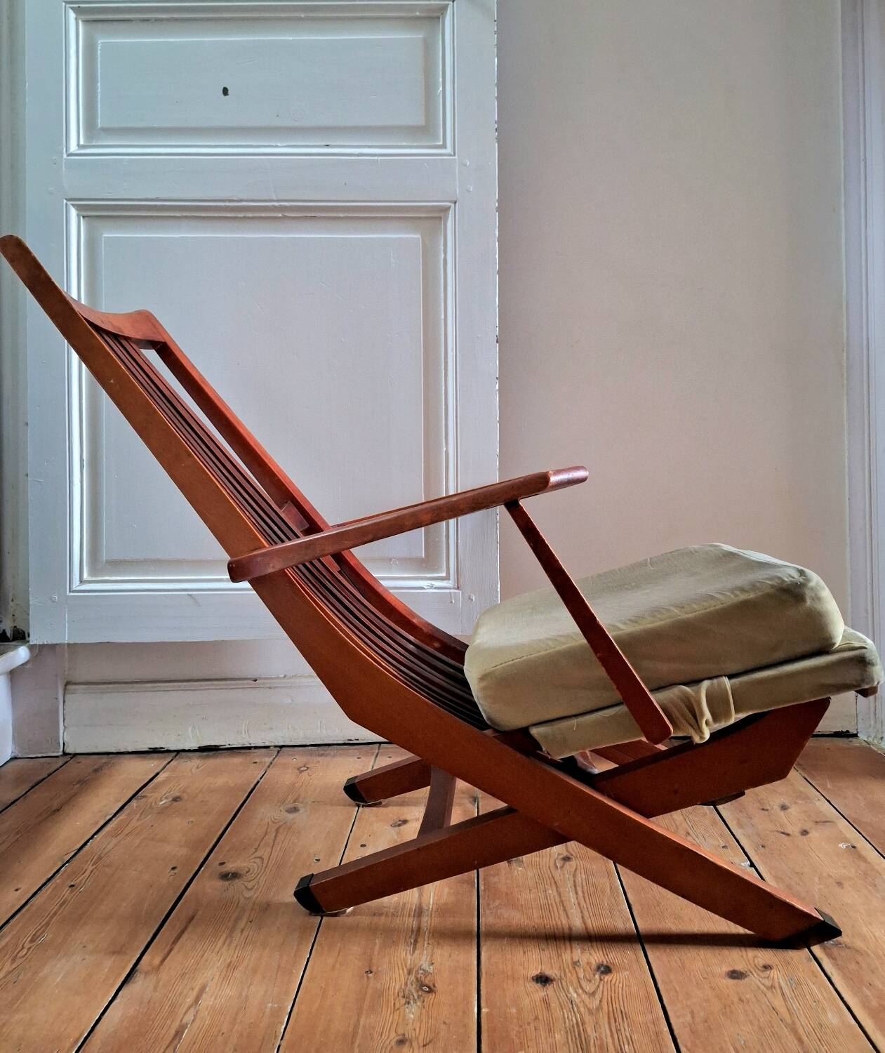 Vintage 3-position relaxation armchair, antique seating furniture