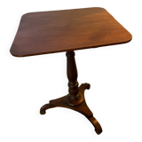 Pedestal table
