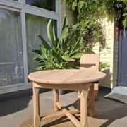 Renovated round table with extension