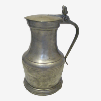 Wine jug jug with nineteenth century lid