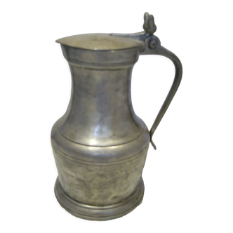 Wine jug jug with nineteenth century lid