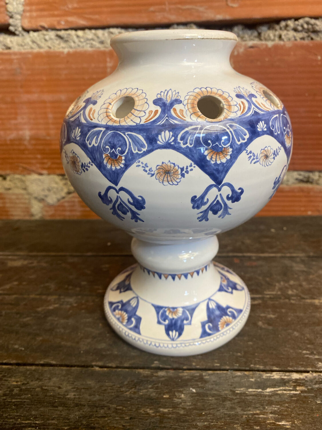 Vintage White Painted Ceramic Flower Vase #D672