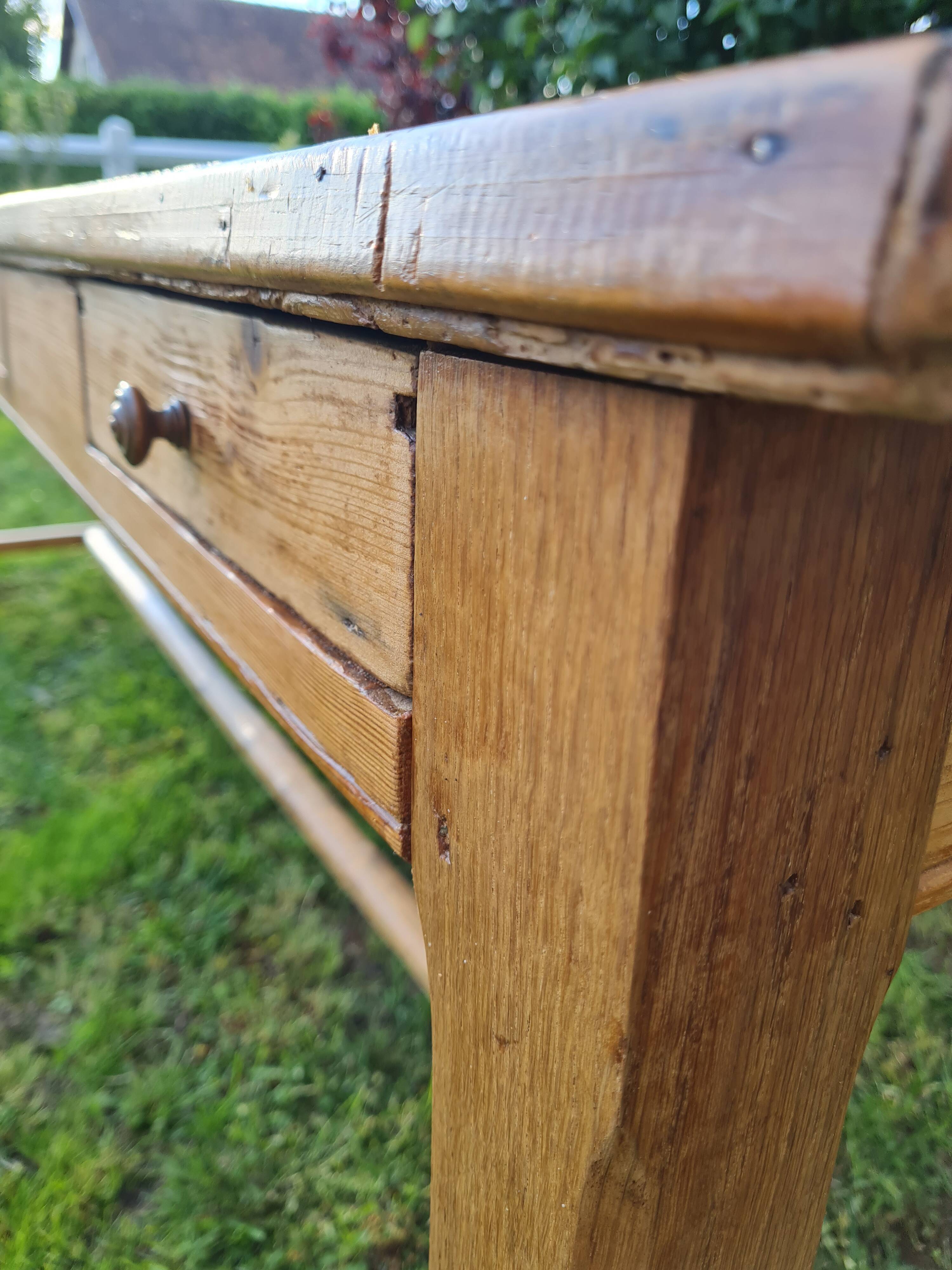Farm table