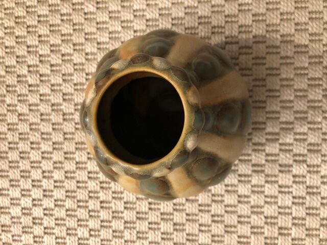 Louis Lourioux's cabochons vase