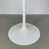 Eero Saarinen Tulip Dining Table white