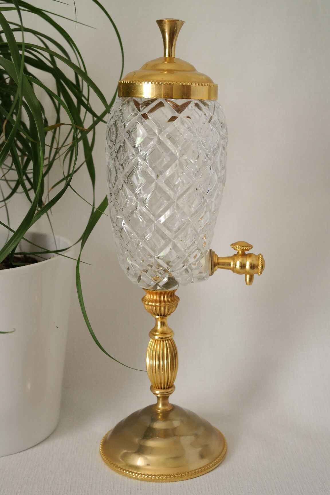 Fontaine à absinthe cristal taillé métal doré 1960