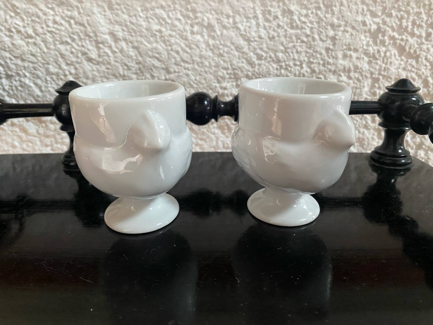 Set of 2 porcelain egg cups "hen"