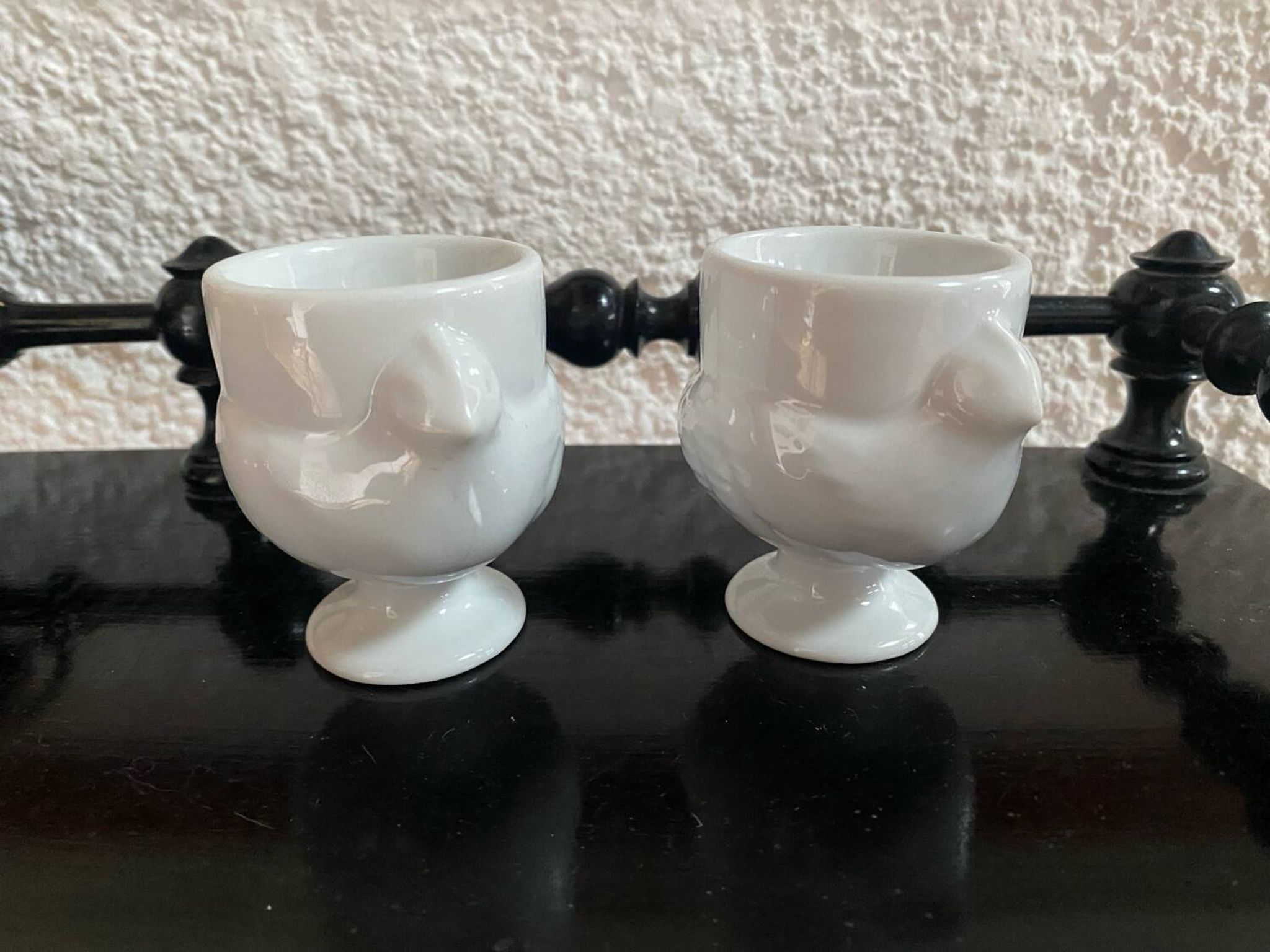 Set of 2 porcelain egg cups "hen"