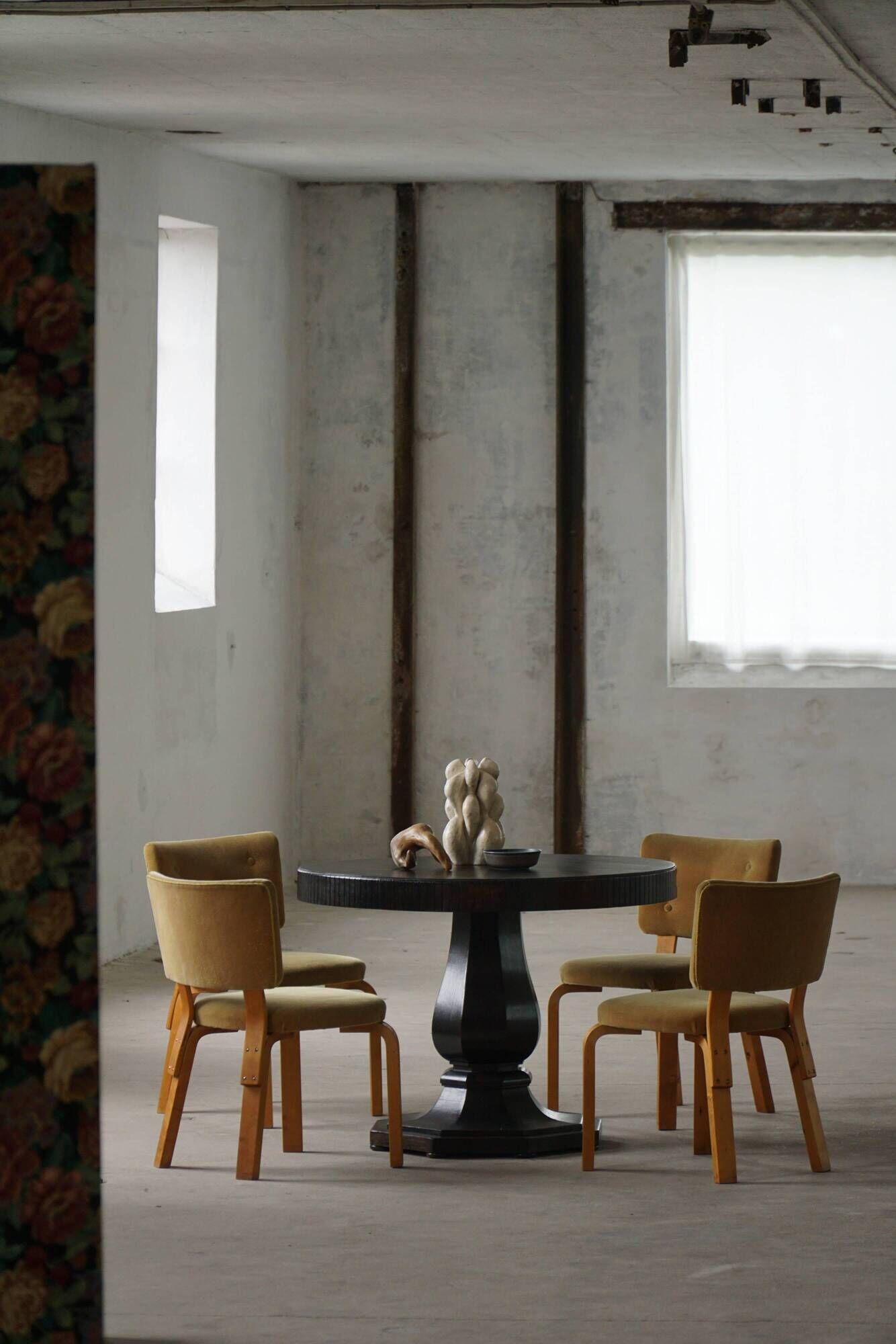 Dining table / round console in Danish Art Deco style in blackened oak, early 20th century.