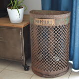 Old paper bin on rue Montrouge