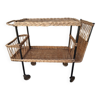 Rattan rolling table