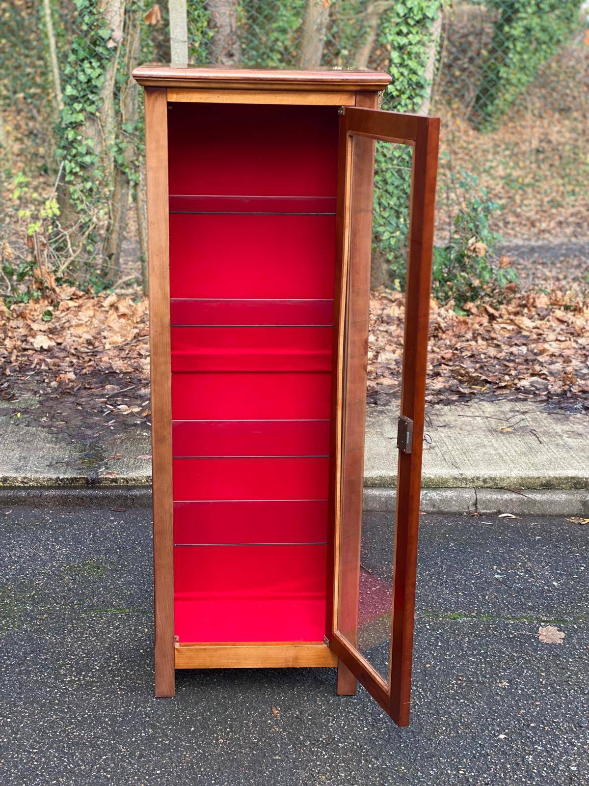 Louis Philippe display cabinet in solid wood and burgundy velvet from the 20th century