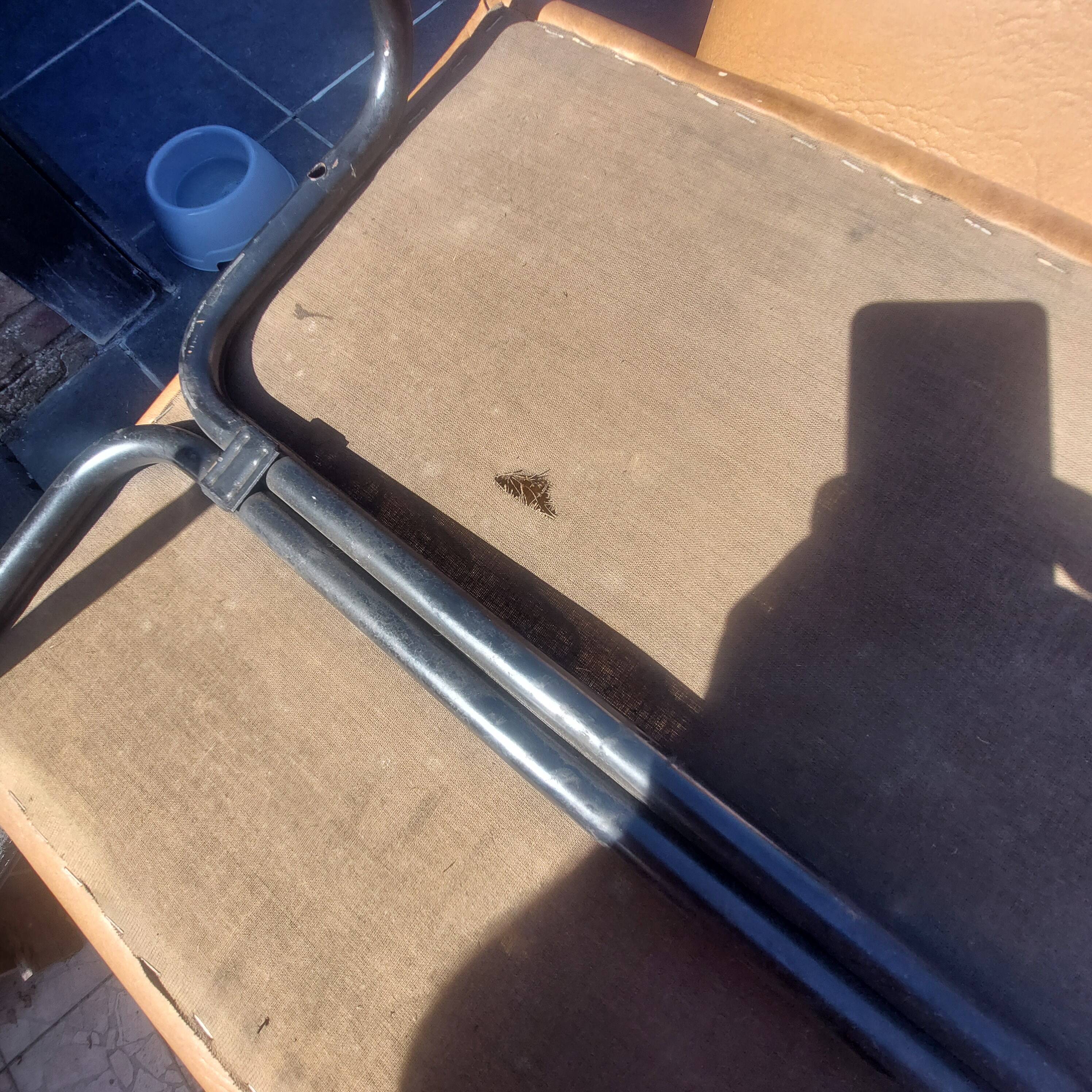 2 chauffeuse et 1 fauteuil de bureau