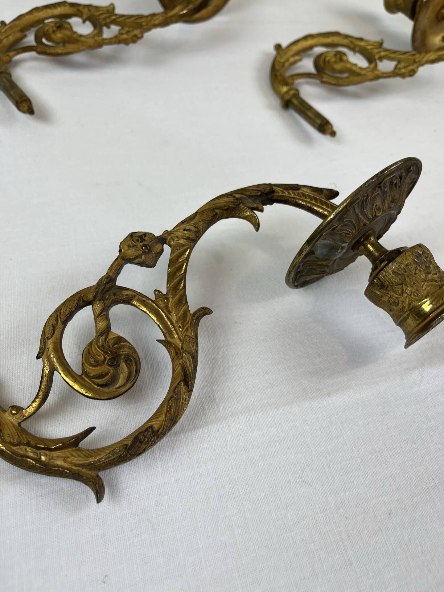 4 golden bronze piano arms