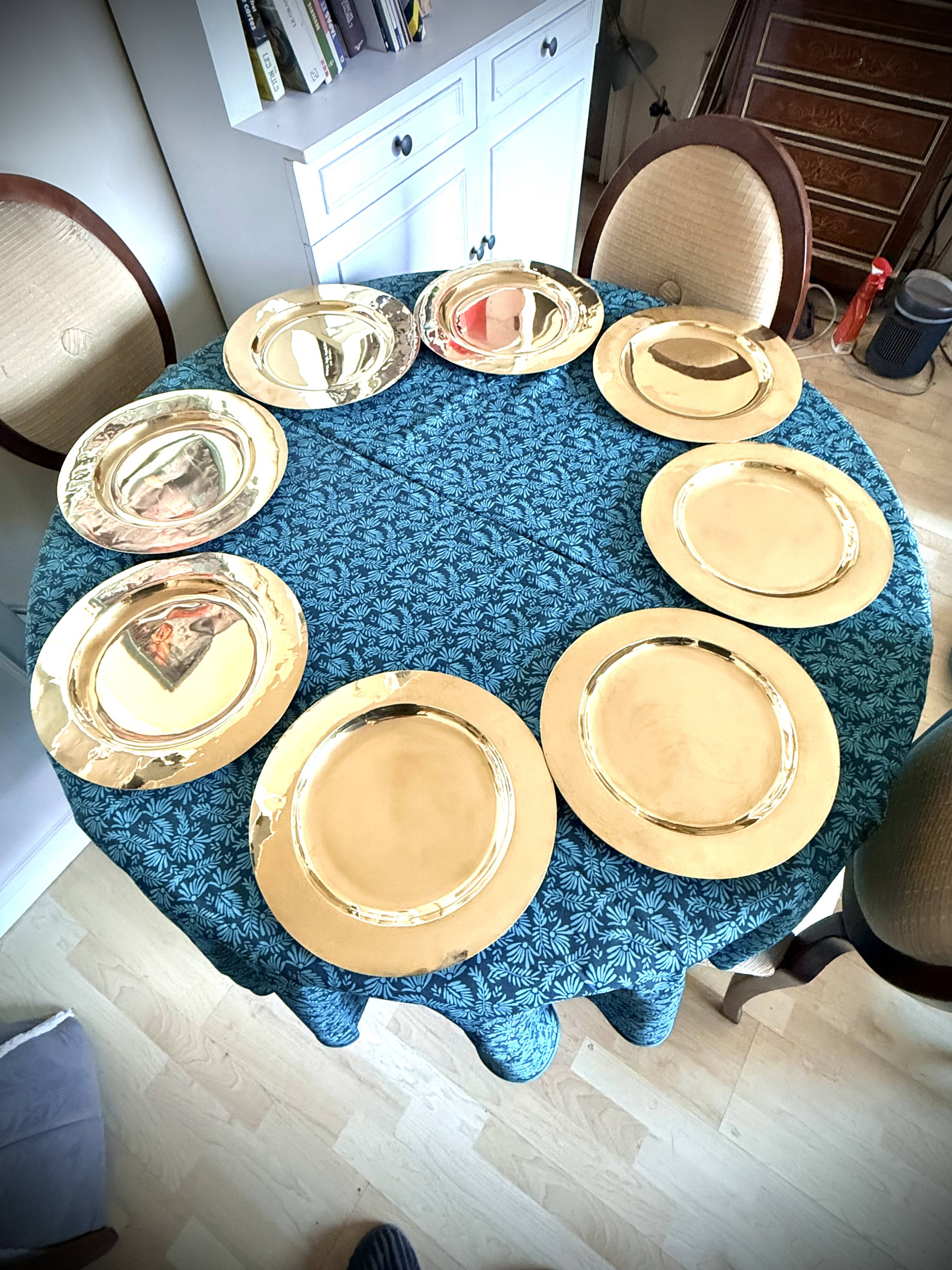 8 large dessert plates in brass