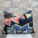 Magnifique coussin Kilim berbère vintage du Maroc