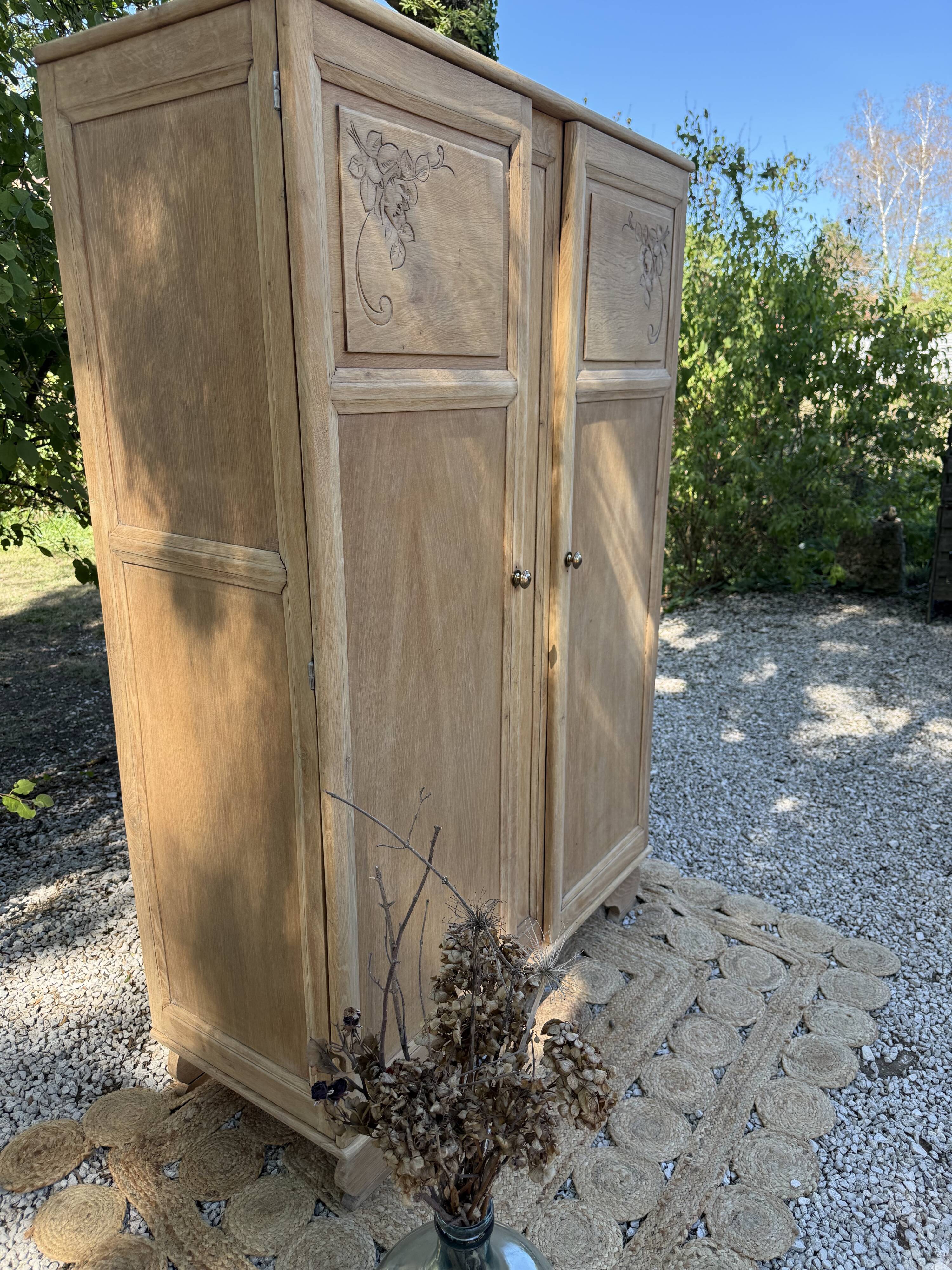 Armoire massif art déco