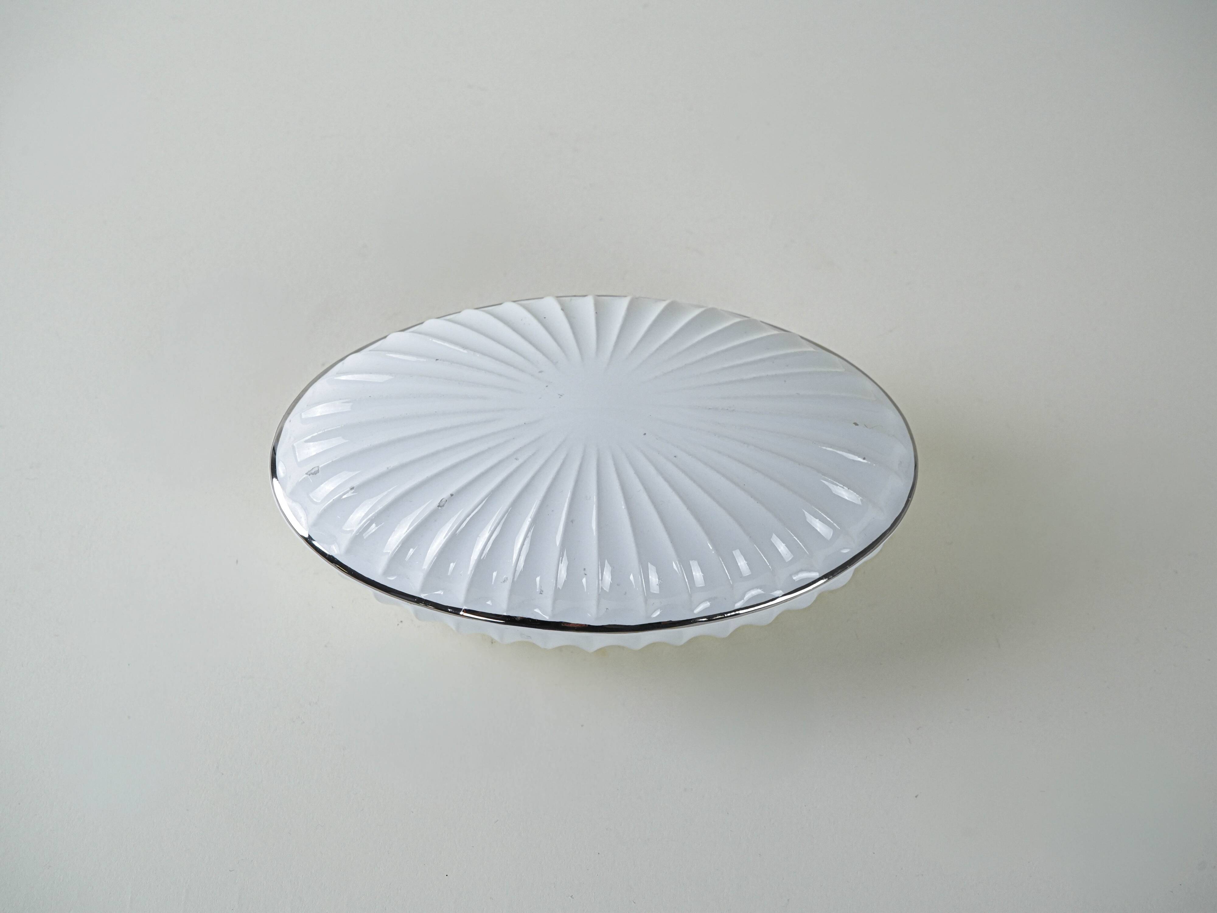 Porcelain seashell box, Italian design, 1970s, production: Italy