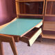 Bibliothèque avec bureau