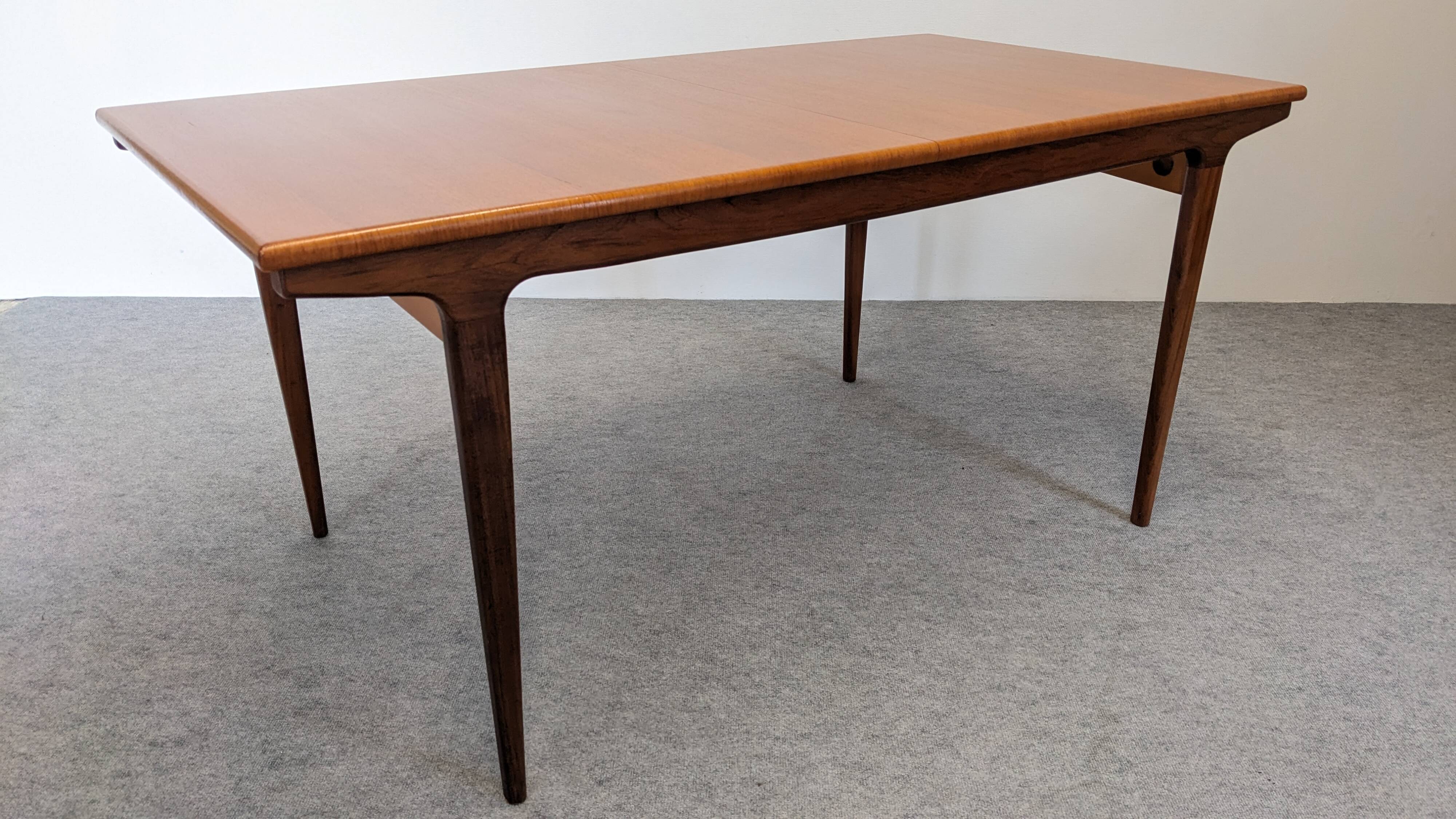 Extendable Scandinavian teak dining table, circa 1960